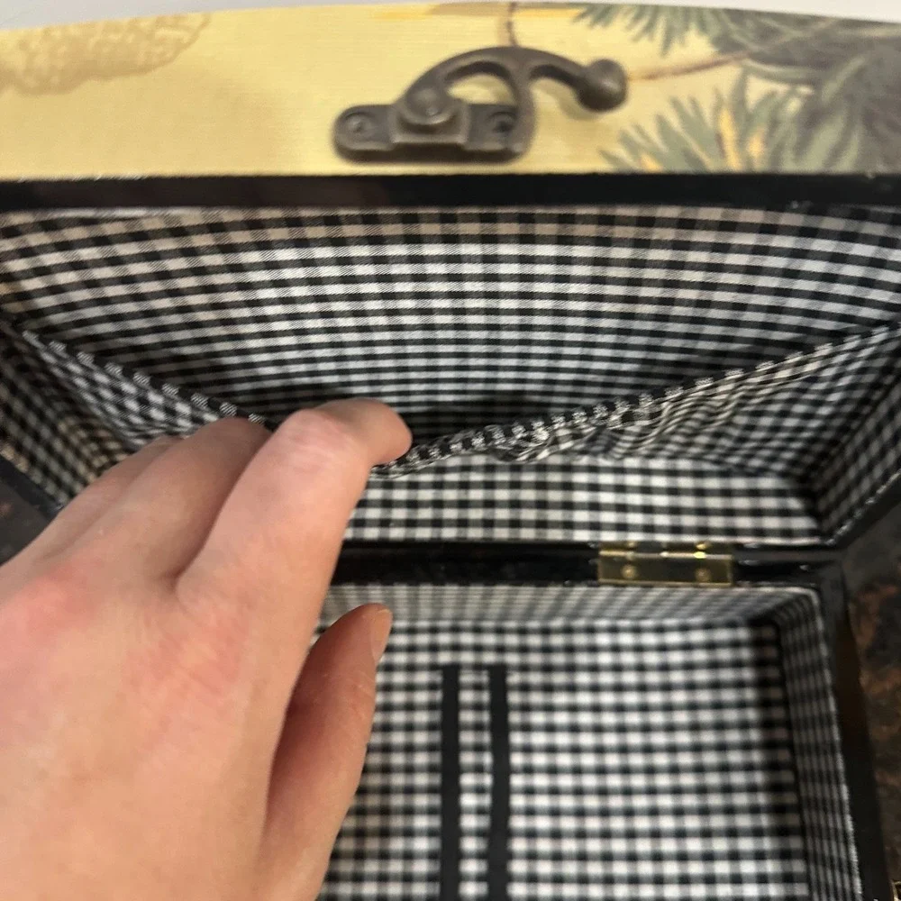 Vintage Western Cowboy Horse Rodeo Jewelry Box Beige Trinket Case Handle Tassel